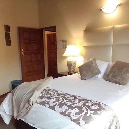 Hoopoe Haven Guest House Chartwell Esterno foto
