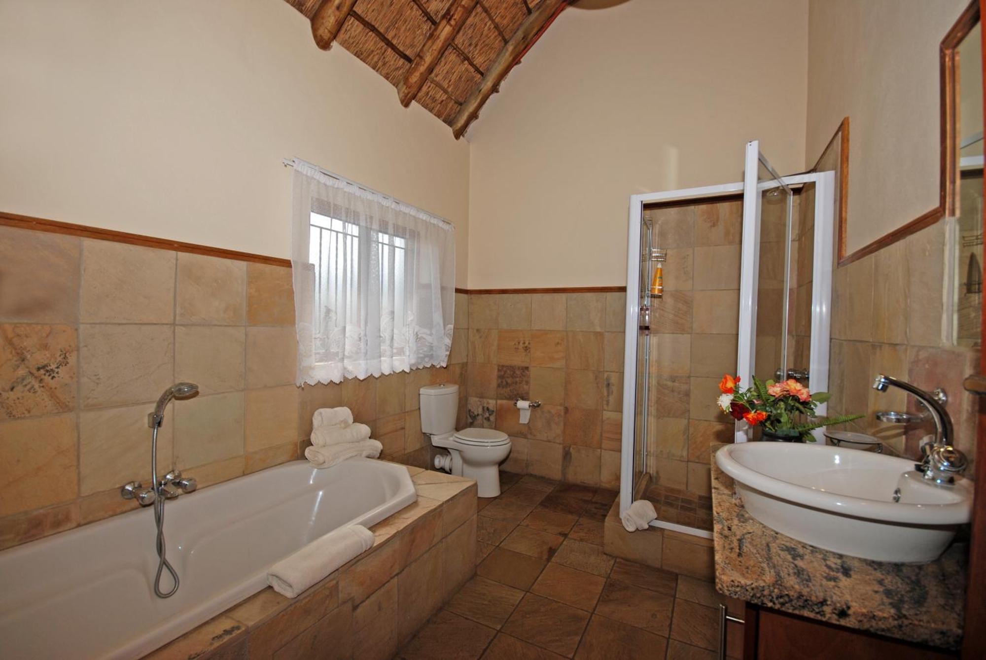 Hoopoe Haven Guest House Chartwell Esterno foto